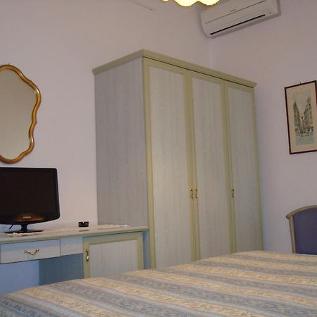 Hotel Villa Rona Форте-дей-Мармі Екстер'єр фото