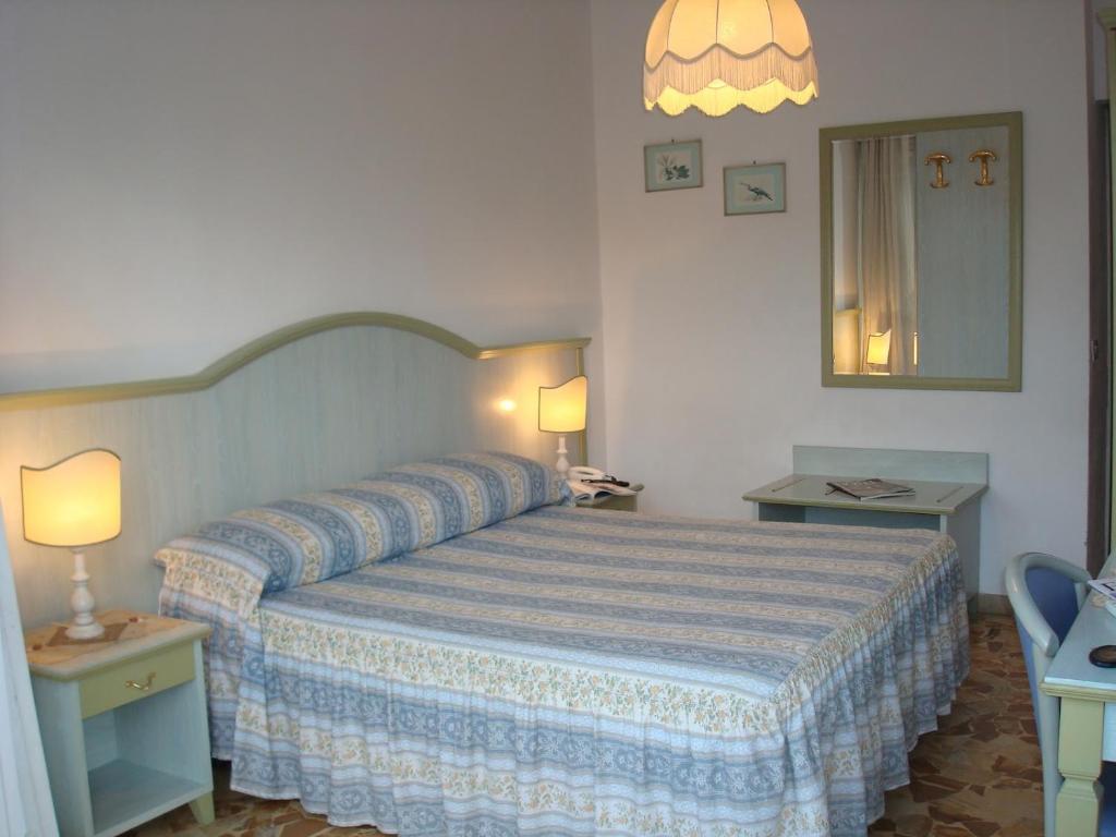 Hotel Villa Rona Форте-дей-Мармі Номер фото