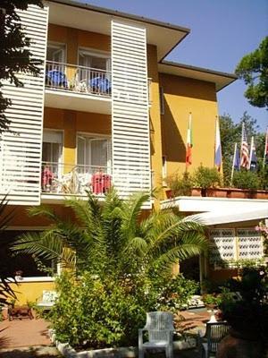 Hotel Villa Rona Форте-дей-Мармі Екстер'єр фото